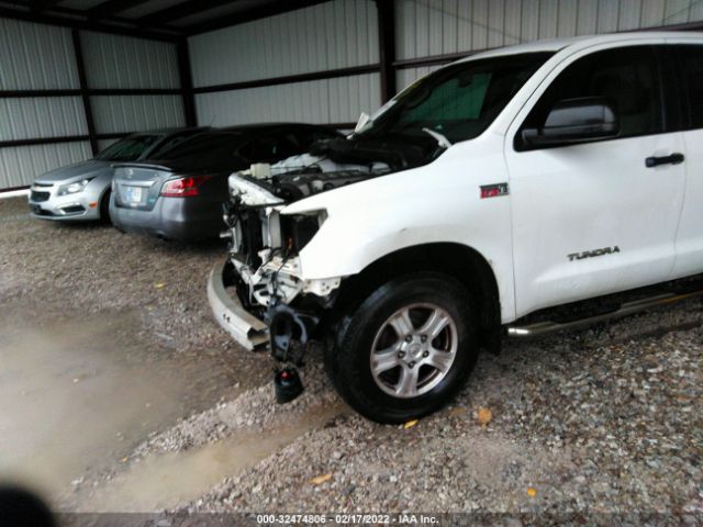 Photo 1 VIN: 5TFUW5F14AX137982 - TOYOTA TUNDRA 4WD TRUCK 