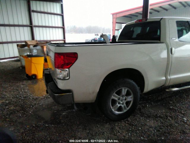 Photo 3 VIN: 5TFUW5F14AX137982 - TOYOTA TUNDRA 4WD TRUCK 