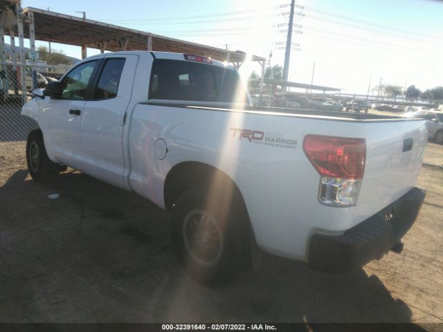 Photo 2 VIN: 5TFUW5F14BX167341 - TOYOTA TUNDRA 4WD TRUCK 