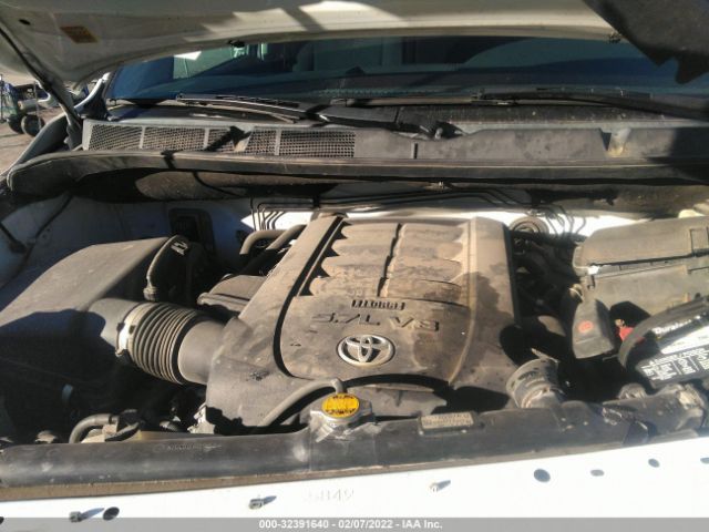 Photo 9 VIN: 5TFUW5F14BX167341 - TOYOTA TUNDRA 4WD TRUCK 