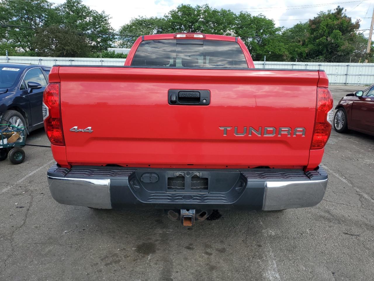 Photo 5 VIN: 5TFUW5F14GX495737 - TOYOTA TUNDRA 