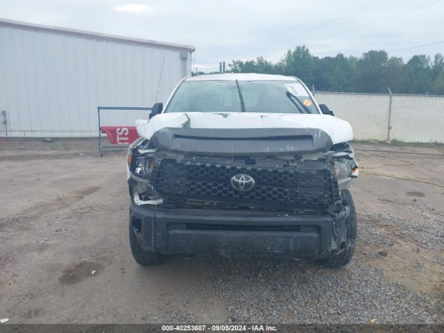 Photo 5 VIN: 5TFUW5F14JX737725 - TOYOTA TUNDRA 