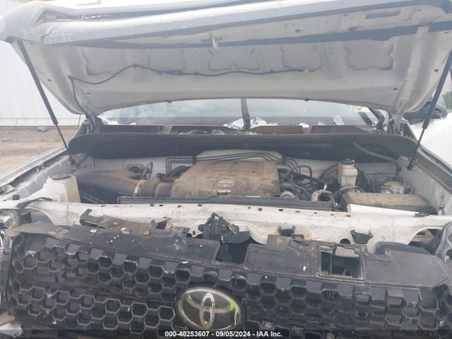 Photo 9 VIN: 5TFUW5F14JX737725 - TOYOTA TUNDRA 