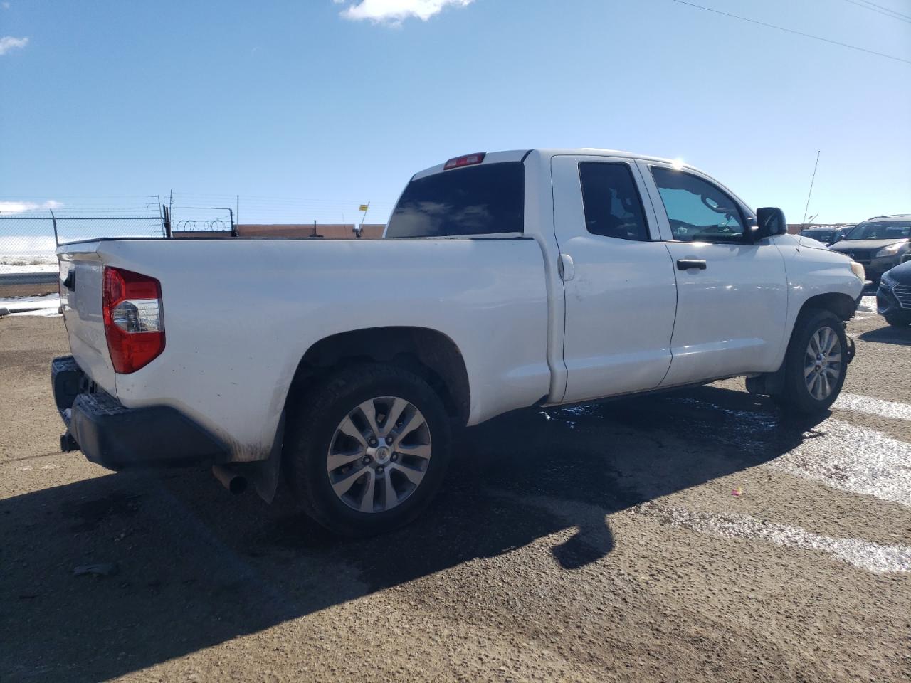 Photo 2 VIN: 5TFUW5F15EX396373 - TOYOTA TUNDRA 