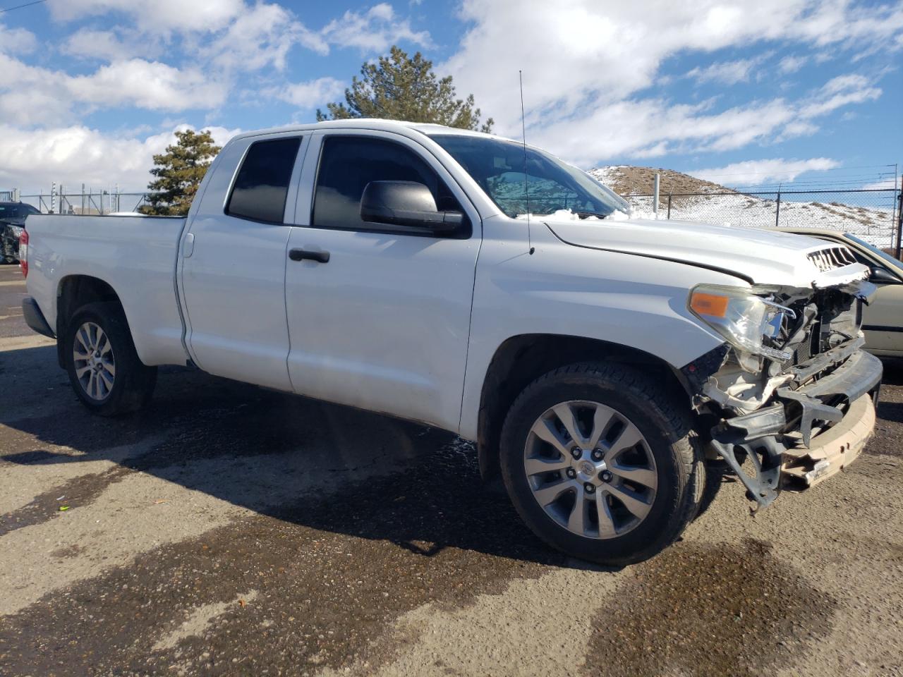 Photo 3 VIN: 5TFUW5F15EX396373 - TOYOTA TUNDRA 