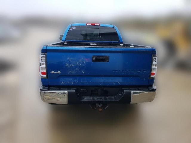 Photo 5 VIN: 5TFUW5F15JX731576 - TOYOTA TUNDRA 