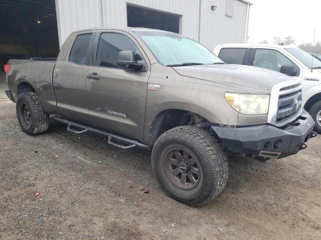 Photo 3 VIN: 5TFUW5F16AX099610 - TOYOTA TUNDRA DOU 