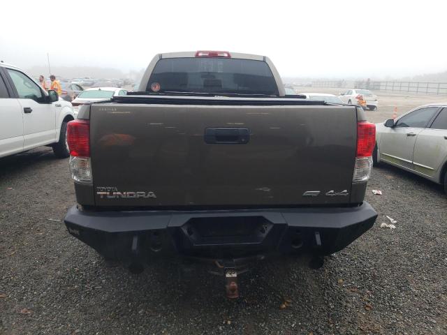 Photo 5 VIN: 5TFUW5F16AX099610 - TOYOTA TUNDRA DOU 