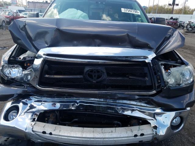 Photo 6 VIN: 5TFUW5F16BX197439 - TOYOTA TUNDRA DOU 