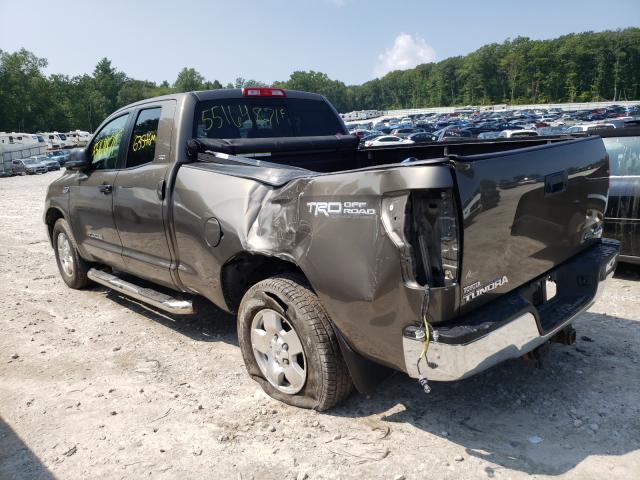 Photo 2 VIN: 5TFUW5F16DX305304 - TOYOTA TUNDRA DOU 