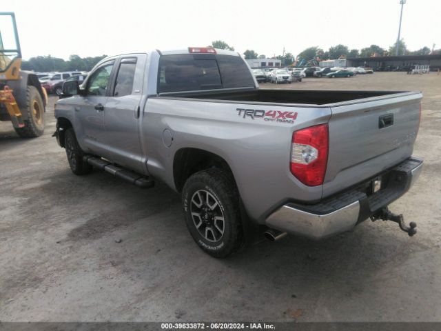 Photo 2 VIN: 5TFUW5F16JX706699 - TOYOTA TUNDRA 