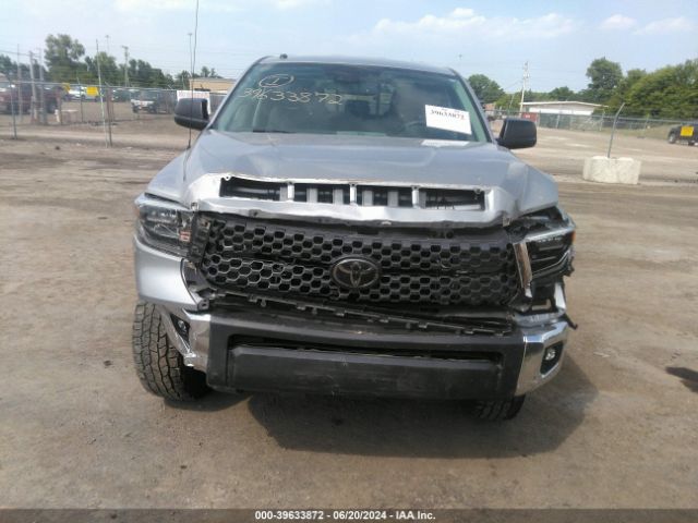 Photo 5 VIN: 5TFUW5F16JX706699 - TOYOTA TUNDRA 