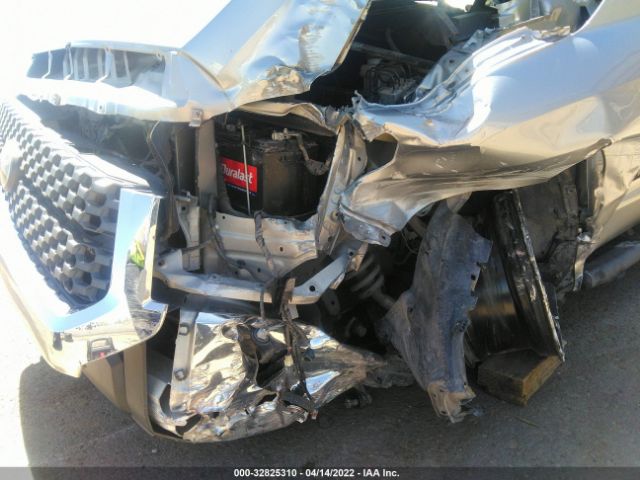 Photo 5 VIN: 5TFUW5F16JX718058 - TOYOTA TUNDRA 4WD 