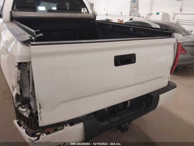 Photo 5 VIN: 5TFUW5F16KX781145 - TOYOTA TUNDRA 