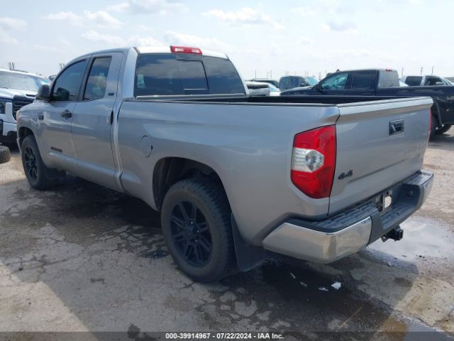 Photo 2 VIN: 5TFUW5F16KX856975 - TOYOTA TUNDRA 