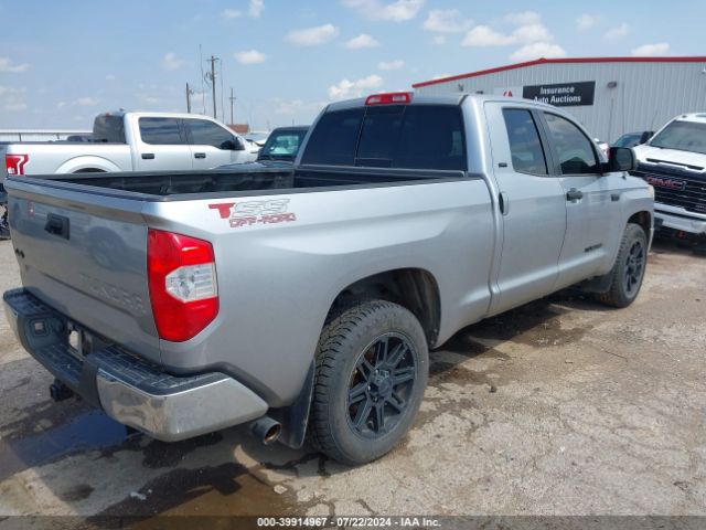 Photo 3 VIN: 5TFUW5F16KX856975 - TOYOTA TUNDRA 