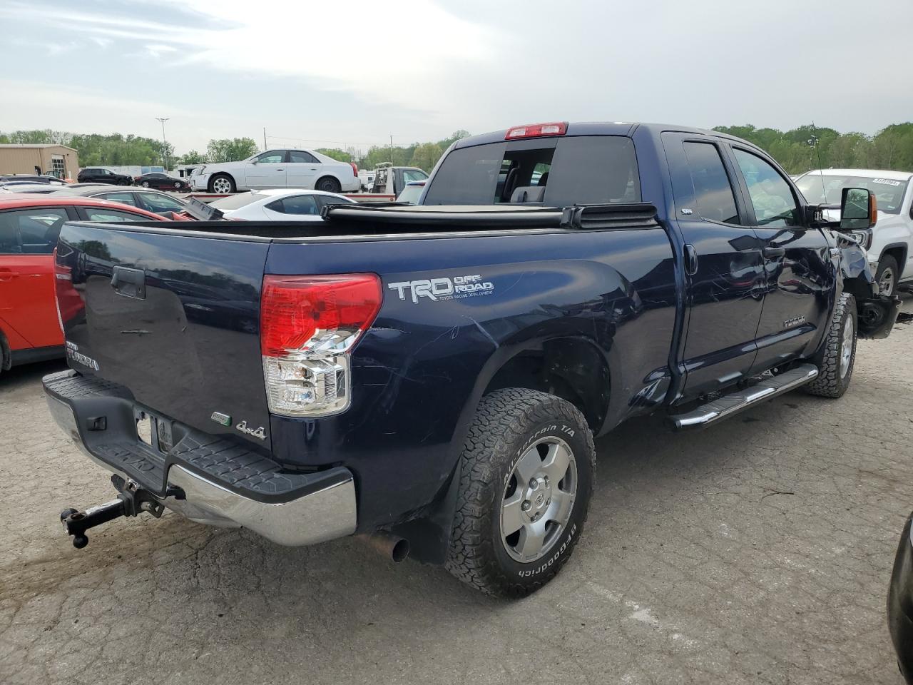 Photo 2 VIN: 5TFUW5F17AX145946 - TOYOTA TUNDRA 