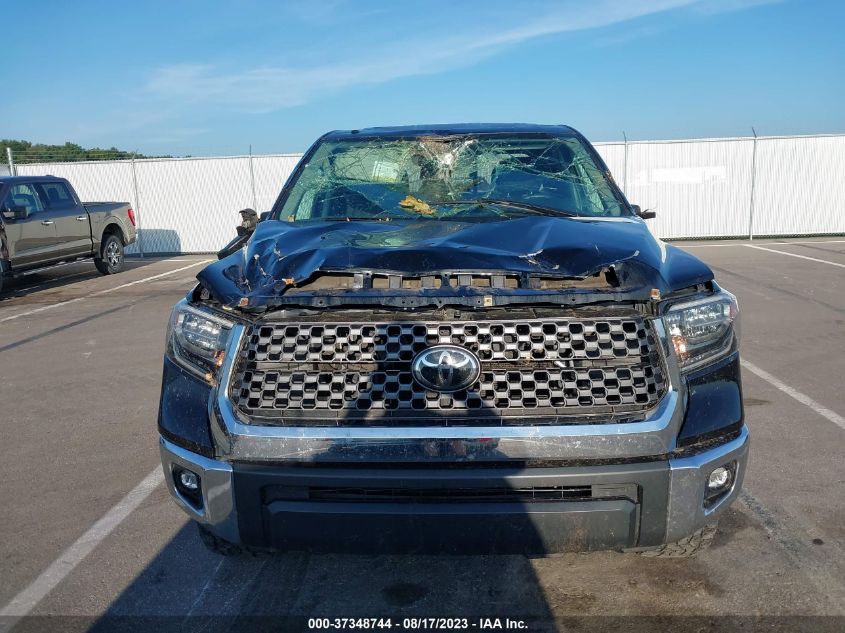 Photo 11 VIN: 5TFUW5F17JX700636 - TOYOTA TUNDRA 