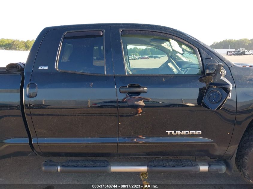 Photo 12 VIN: 5TFUW5F17JX700636 - TOYOTA TUNDRA 