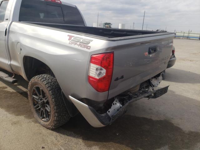 Photo 8 VIN: 5TFUW5F17JX724080 - TOYOTA TUNDRA DOU 