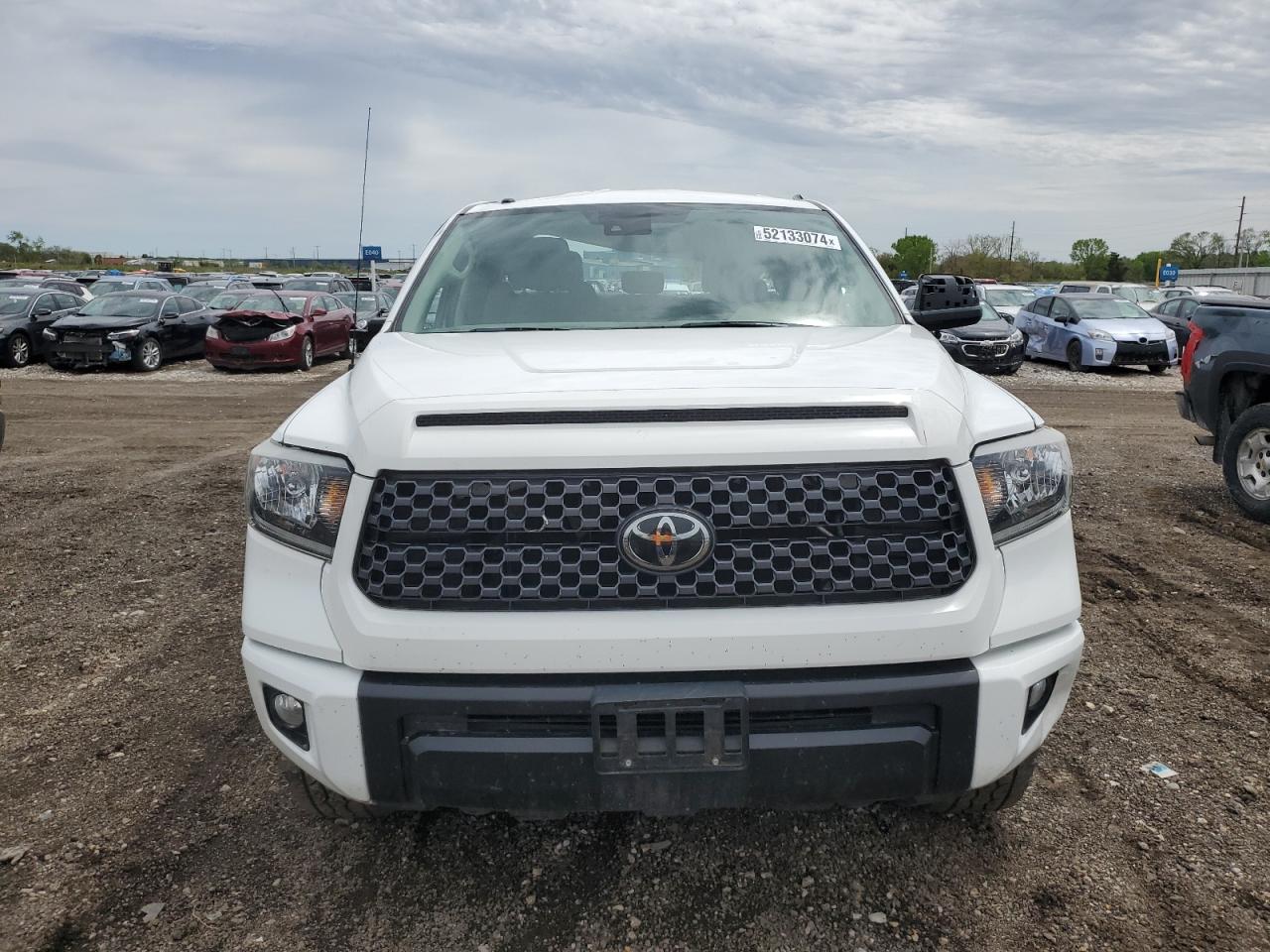 Photo 4 VIN: 5TFUW5F17KX841255 - TOYOTA TUNDRA 