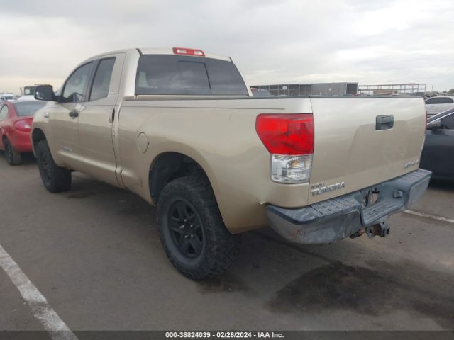 Photo 2 VIN: 5TFUW5F18AX104838 - TOYOTA TUNDRA 