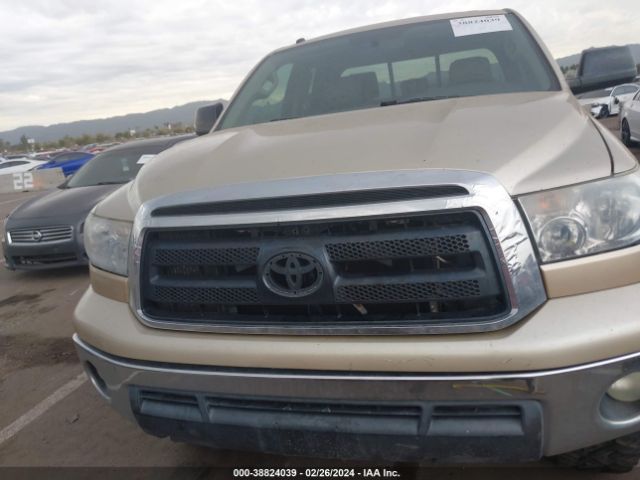 Photo 5 VIN: 5TFUW5F18AX104838 - TOYOTA TUNDRA 