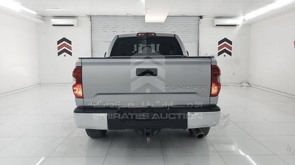 Photo 6 VIN: 5TFUW5F18EX353663 - TOYOTA TUNDRA 