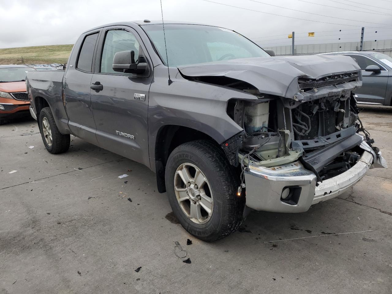 Photo 3 VIN: 5TFUW5F18EX388770 - TOYOTA TUNDRA 