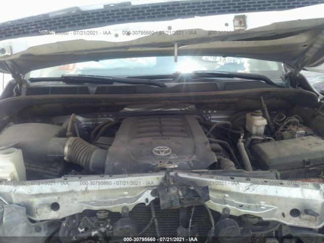 Photo 9 VIN: 5TFUW5F18FX447429 - TOYOTA TUNDRA 4WD TRUCK 