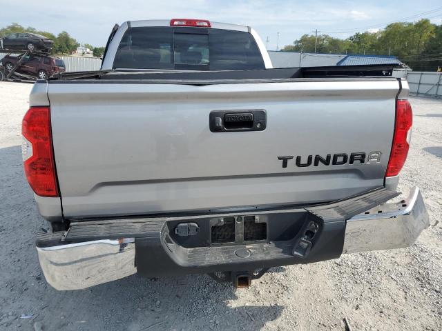 Photo 5 VIN: 5TFUW5F18JX745780 - TOYOTA TUNDRA DOU 