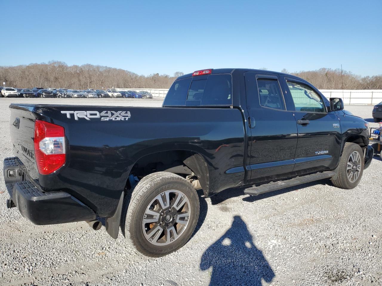 Photo 2 VIN: 5TFUW5F18KX784290 - TOYOTA TUNDRA 