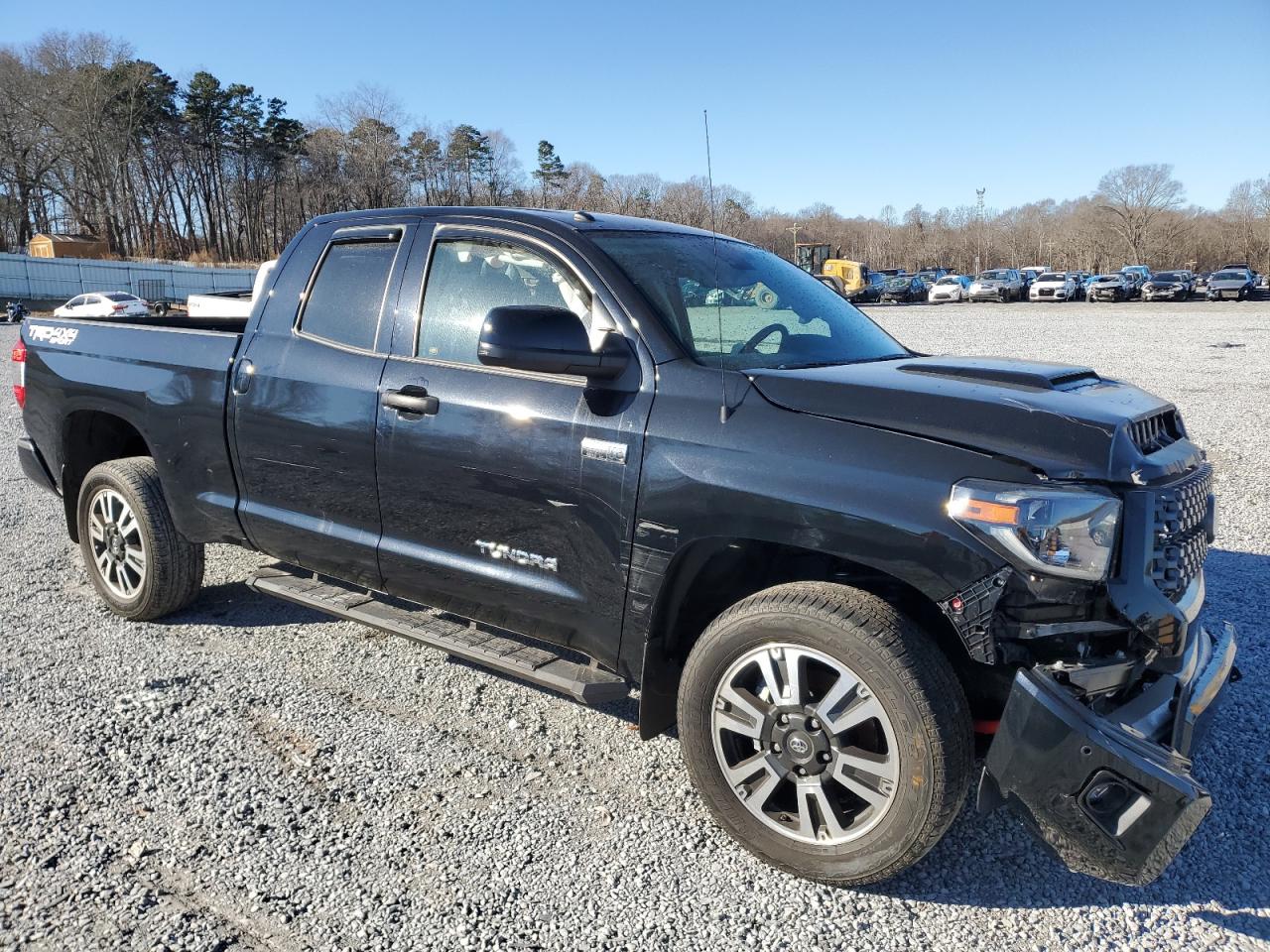 Photo 3 VIN: 5TFUW5F18KX784290 - TOYOTA TUNDRA 