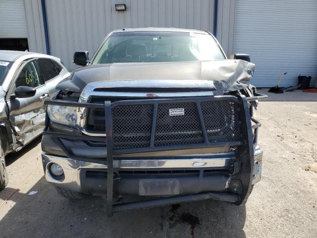 Photo 4 VIN: 5TFUW5F19AX111541 - TOYOTA TUNDRA DOU 