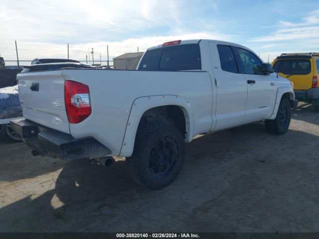 Photo 3 VIN: 5TFUW5F19FX467947 - TOYOTA TUNDRA 