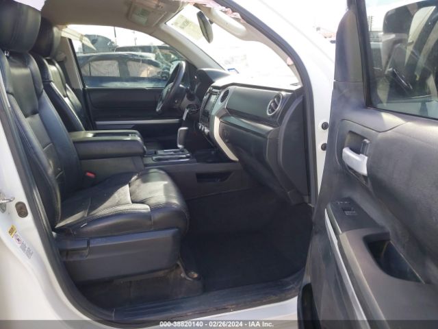 Photo 4 VIN: 5TFUW5F19FX467947 - TOYOTA TUNDRA 