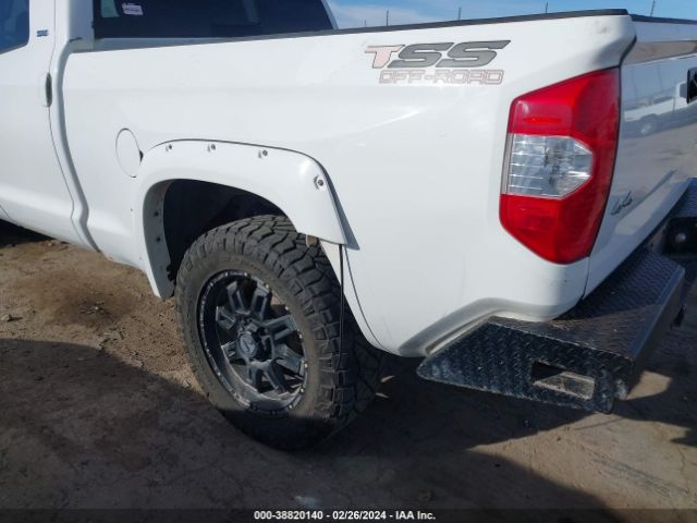 Photo 5 VIN: 5TFUW5F19FX467947 - TOYOTA TUNDRA 