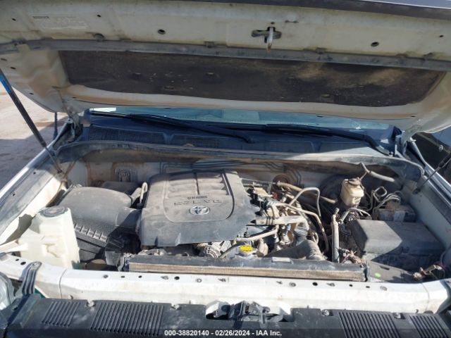 Photo 9 VIN: 5TFUW5F19FX467947 - TOYOTA TUNDRA 