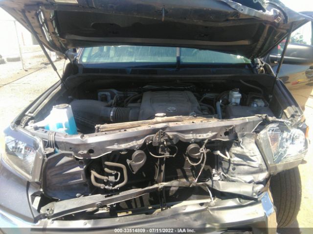 Photo 9 VIN: 5TFUW5F19JX728356 - TOYOTA TUNDRA 4WD 