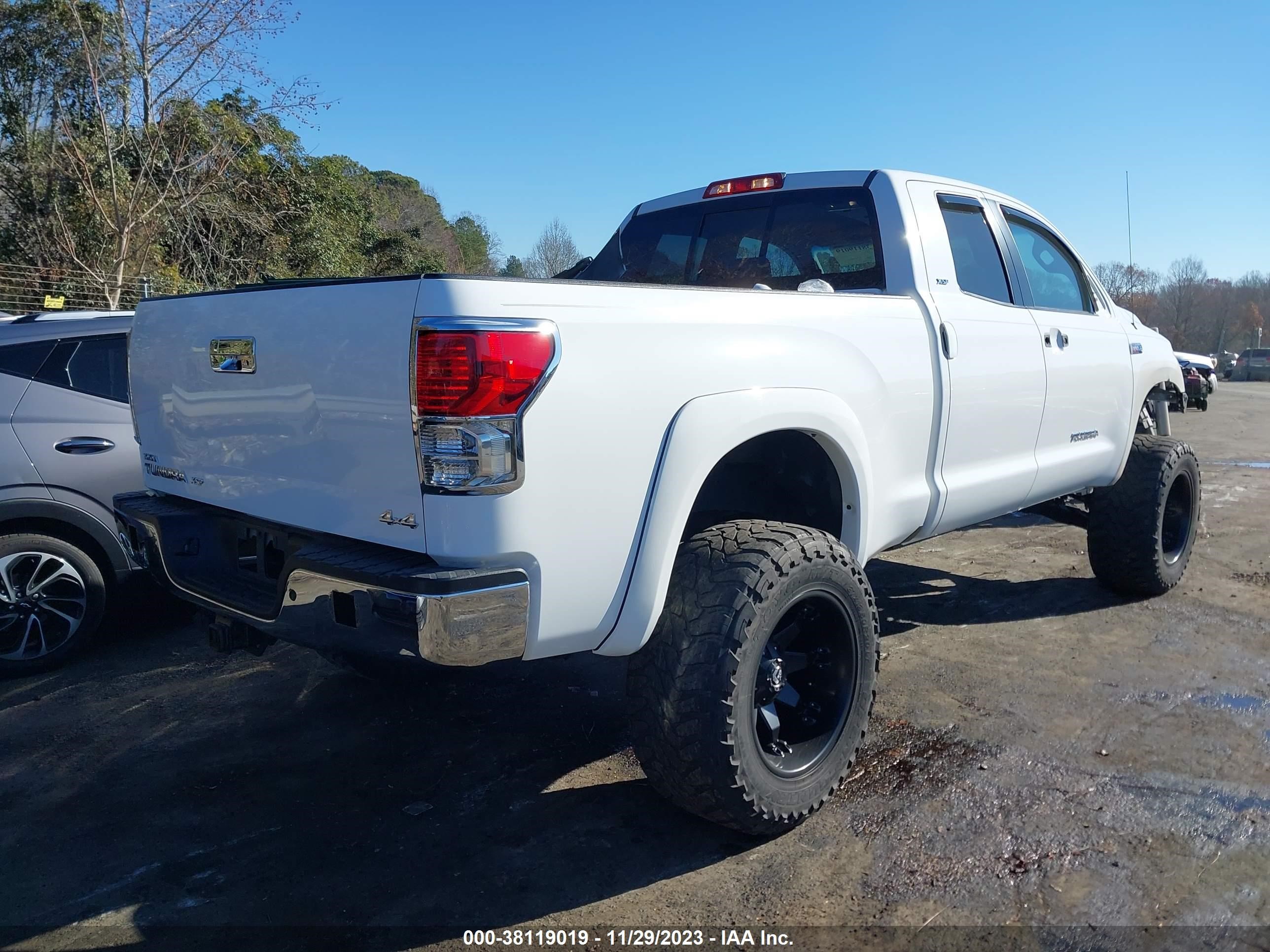 Photo 3 VIN: 5TFUW5F1XAX153426 - TOYOTA TUNDRA 