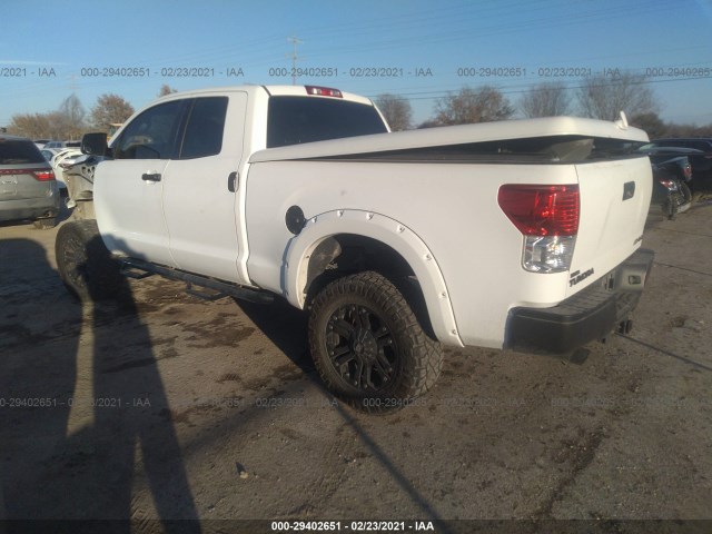 Photo 2 VIN: 5TFUW5F1XBX188145 - TOYOTA TUNDRA 4WD TRUCK 