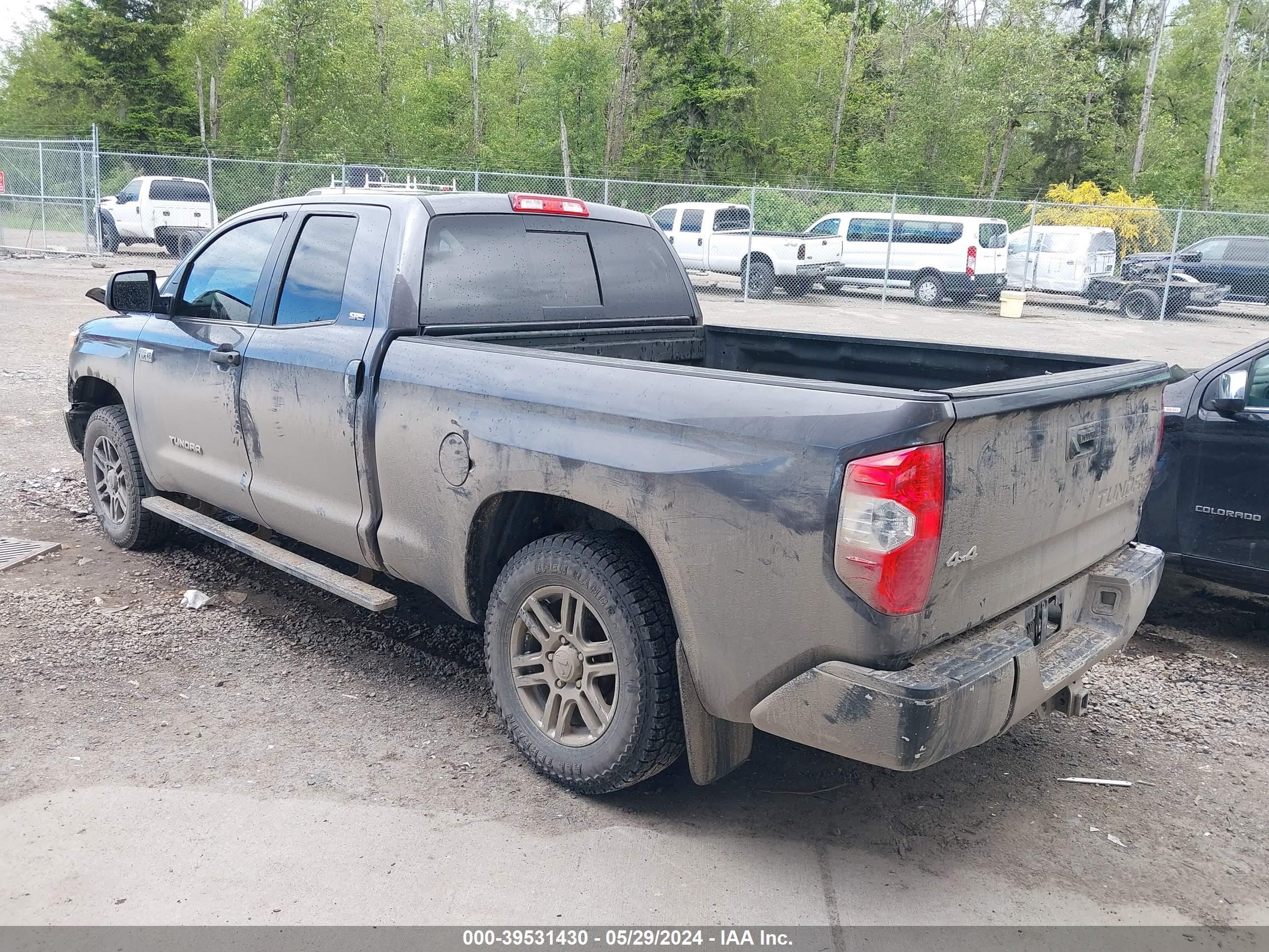 Photo 2 VIN: 5TFUW5F1XGX550742 - TOYOTA TUNDRA 