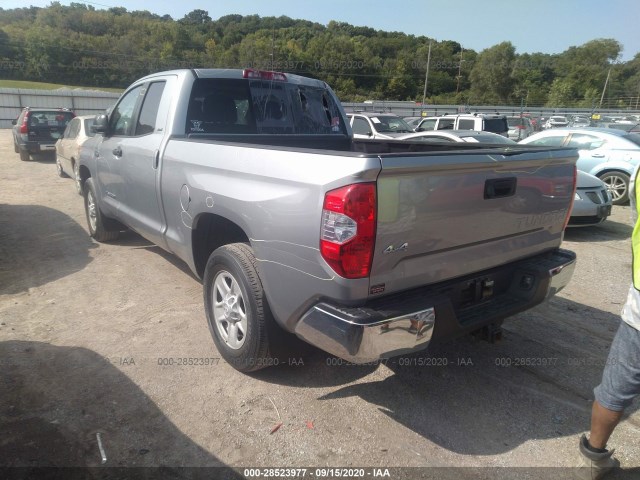 Photo 2 VIN: 5TFUW5F1XHX650955 - TOYOTA TUNDRA 4WD 