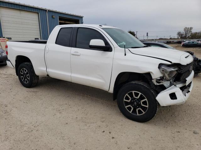 Photo 3 VIN: 5TFUW5F1XJX682049 - TOYOTA TUNDRA 