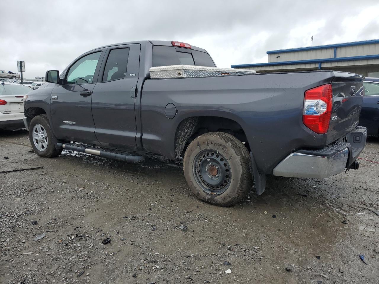 Photo 1 VIN: 5TFUW5F1XJX746056 - TOYOTA TUNDRA 