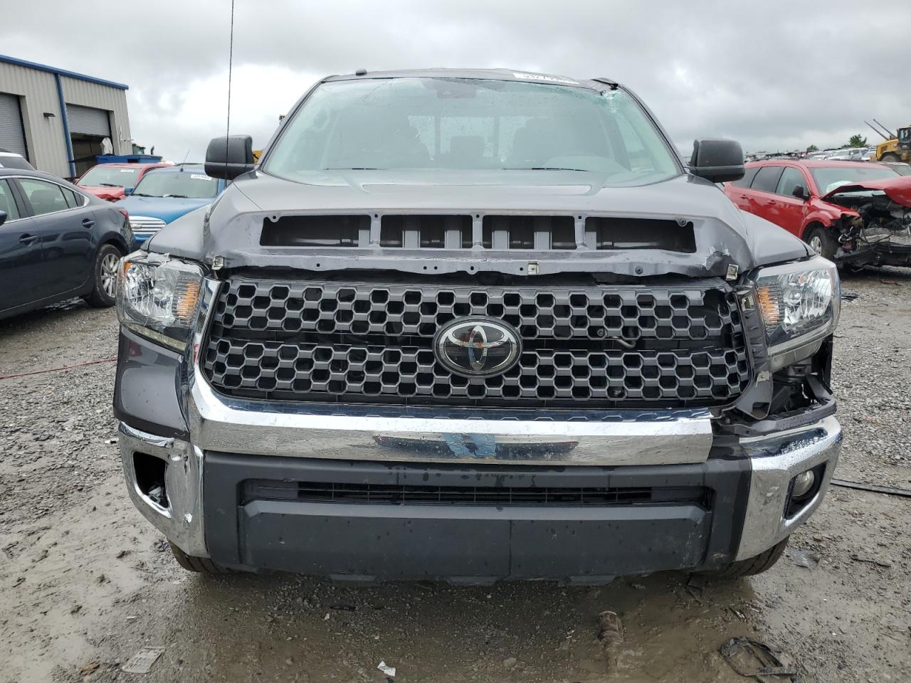 Photo 4 VIN: 5TFUW5F1XJX746056 - TOYOTA TUNDRA 