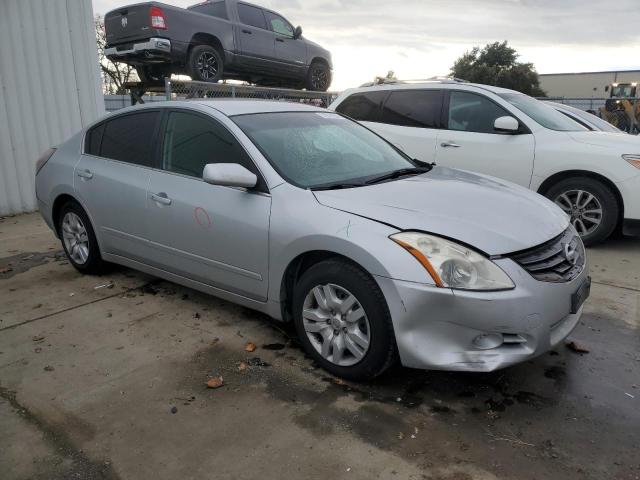 Photo 3 VIN: 5TFUX4EN1BX005842 - NISSAN ALTIMA 