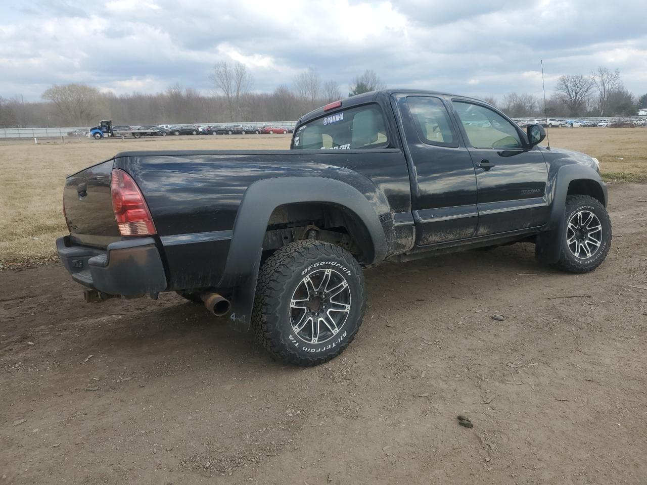 Photo 2 VIN: 5TFUX4EN1CX015028 - TOYOTA TACOMA 