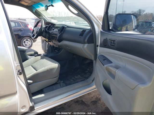 Photo 4 VIN: 5TFUX4EN5CX015758 - TOYOTA TACOMA 