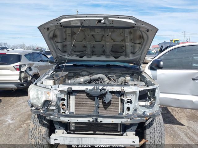 Photo 9 VIN: 5TFUX4EN5CX015758 - TOYOTA TACOMA 